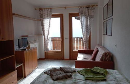 THE LITTLE NEST con balcone panoramico e box privato - Foto 13