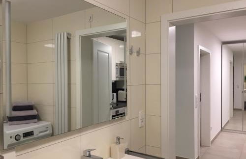 Apartment - zentrumsnah, eigener Parkplatz und großer Balkon ins Grüne - Foto 11