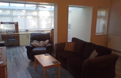 The Annex - Guest Gardens - Photo 9