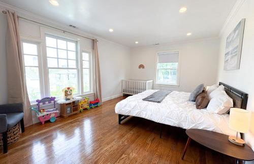 Family-Friendly 4 Bed 3 Bath Downtown Delight - Foto 22