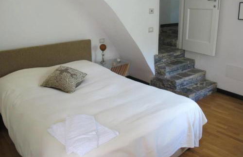 2 Bed House Sleeps 5 - Terrace - Communal Pool - Photo 13