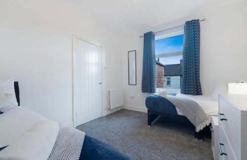 Spacious 4BR on Leafield Rd - Photo 15