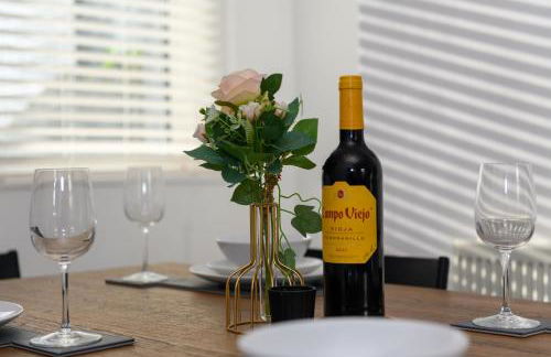 Asher Suite - Cozy 2BR Home with Parking & WIFI - Foto 38