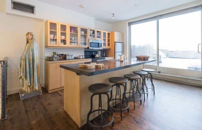 Applewood Suites - The Ossington Loft - Photo 23