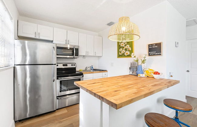 Lovely 2 BR Condo in Sailboat Bend - Photo 19