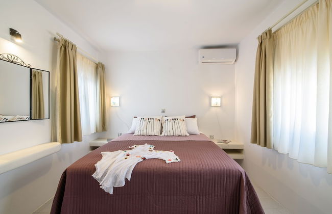 Villa George Santorini - Photo 4