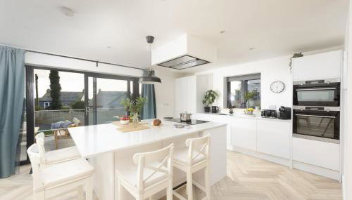 Atlantic Point, Porthleven - Free WiFi & Parking - Coffee Machine - Close to Harbour & Town - Foto 3, stove, toaster