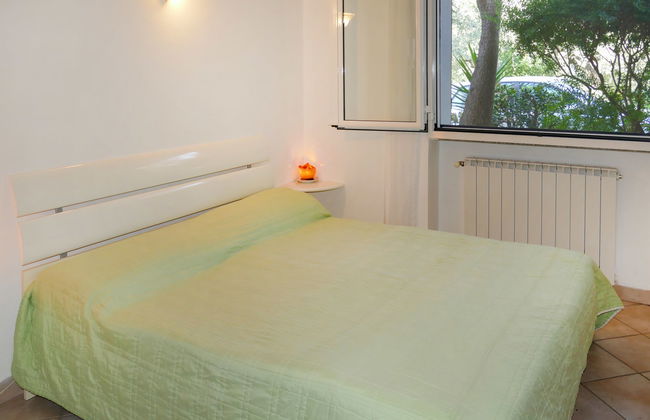 4 bedroom Apartment in Diano Castello with swimming pool and garden - Photo 14