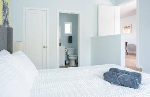 Family Renovated Home, Netflix, AC, WD, Putt Putt - Foto 13