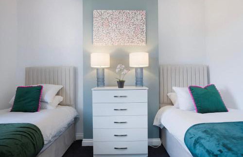 NEW! 2BR in West Terrace, Sleeps 4 - Photo 15