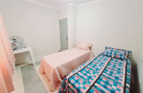 CASA - localizada no centro de Campo Grande - 2 quartos com ar e garagem para 2 carros - Foto 30