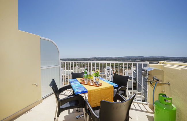 Summer Breeze Superior Apartment with Terrace by Getaways Malta - Foto 8