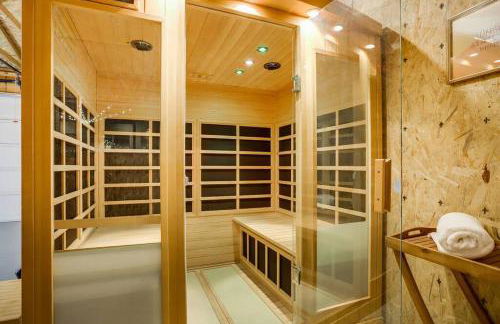 Zen Haus* Lavish Getaway w/ Gym, Sauna, Hot Tub - Foto 25