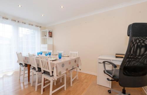 Spacious 3-Bed Home Woolwich O2 Crossrail - Pass the Keys - Foto 10