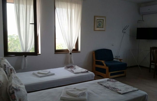 Immaculate Studio Apartment in Aleksandrovo - Photo 4