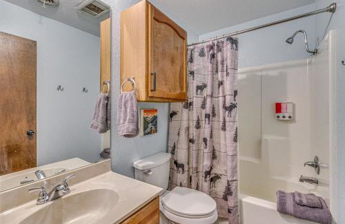 Hike, Golf & Explore: Ruidoso Retreat w/ Deck! - Foto 24