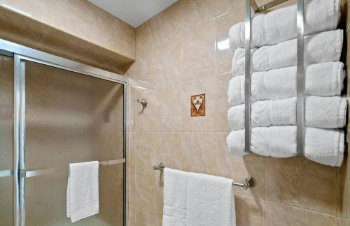 Cozy Retreat 15Min to NYC, FIFA, Mall,FREE Parking - Apartment - Foto 18