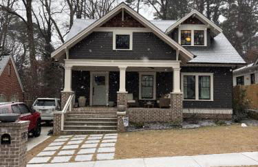 Buckhead 3BR Sleep 8-10 Walk to MARTA WorldCup2026 - Foto 1