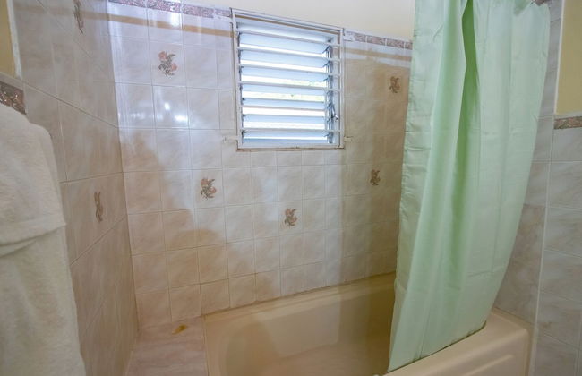 Entire Homestay In Kingston - by Airport - Foto 19