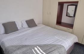 Doncaster-House-Sleeps8-Parking-Garden - Foto 40