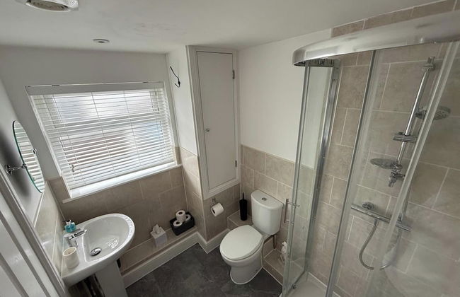 One Bedroom Flat, Sleeps 4, Balcony & Free Parking - Foto 19