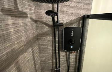 The Room Next Door- Boutique room in the Cotswolds - Foto 17