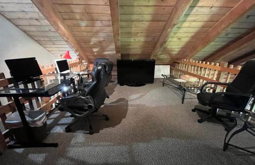 Private Forest Lodge Near Silverwood Theme Park - Sleeps 10 - Foto 35