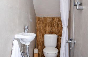 Central, Calm with Courtyard - Foto 20