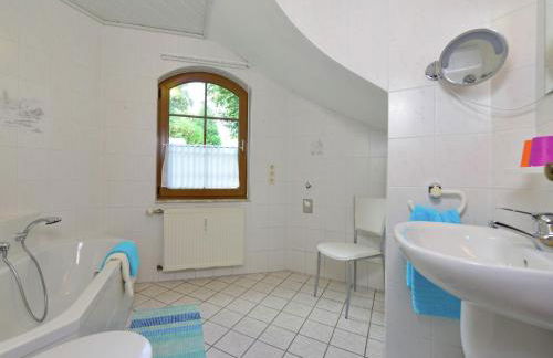 Quaint Apartment in Eimelrod near Lake and Water Sports - Photo 19