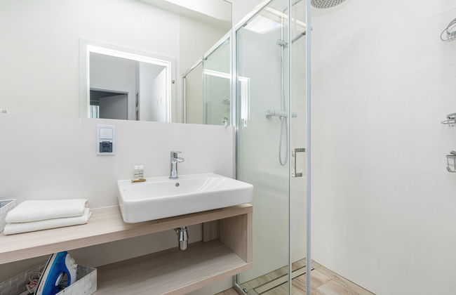 Sunny Rewal Apartments by Renters - Foto 37