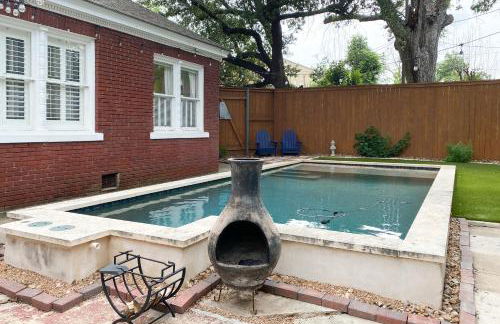 Charming home with pool, enclosed yard, patio & great Woodlawn Lake location - Foto 5