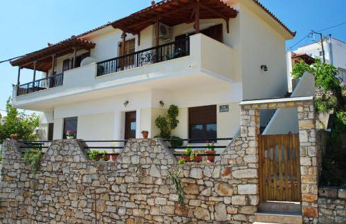 Pefka Apartments - Photo 2