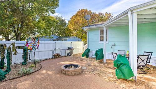 Walk to Cedar Creek Reservoir Home with Fire Pit! - Foto 2