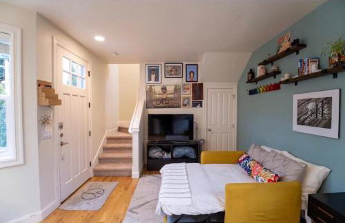 Adorable Cozy House with Parking and Loft! - Foto 16