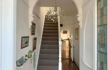 A unique and spacious river front property - Foto 34