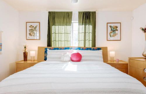 Serene Silver Lake 1 bedroom 1 bathroom Back house With Private Backyard - Photo 71