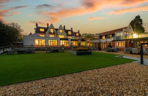 Holm House - Stylish Coastal Suites - Silures Bar & Restaurant On-site - Foto 2