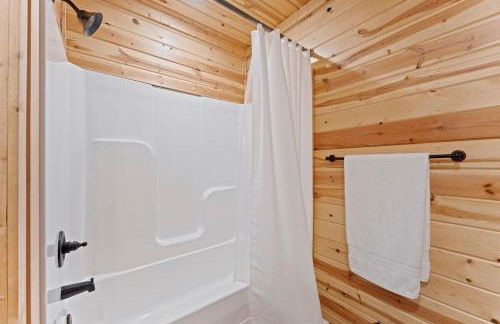 Cabin 3 Mtn View Cabin Near River with Hot Tub and Fire Pit - Foto 24