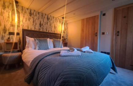 Fox Corner, Ambleside, romantic retreat for two, dog friendly, hot tub - Photo 45