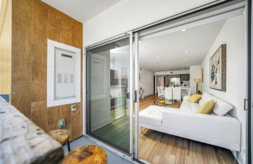 Amazing, Spacious Unit, Heart LA - Photo 46