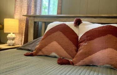 Embrace Nature in this Breathtaking Cottage in Portage Lake, Maine - Foto 29