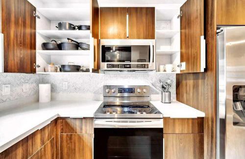 Bright 4BR North Miami Villa Close to Beaches and Huge Backyard - Foto 20