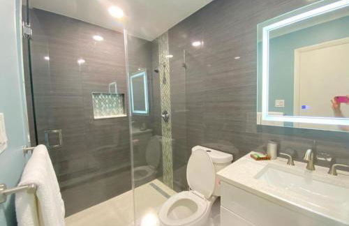 Newly Renovated Villa with Hot Tub - Foto 40