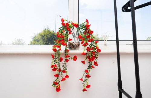 Homely Hornchurch - 5 Bed House - Foto 17