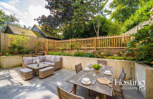 The Writers Retreat - Photo 17