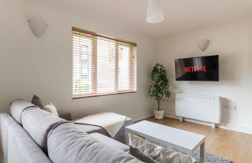 Bright 2BR Apartment - 2 Free Parking Spaces - Near LGW Airport - Foto 5