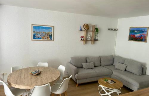 Climatisé et Spacieux avec Terrasse, Centre Port et Proche Mer - 6 Personnes - Foto 32