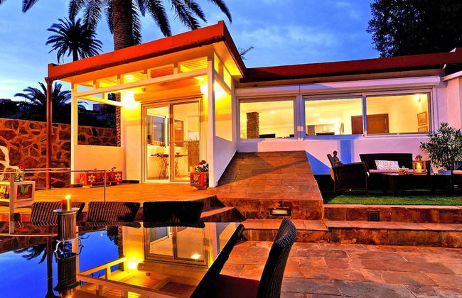 Villa With Pool and Beautiful Architecture - Foto 1