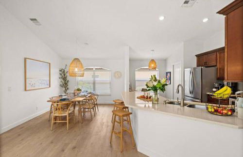 Tranquil Beachy Boho Pool home, 5mi beach, 4 Bedroom 3 Bath - Foto 7