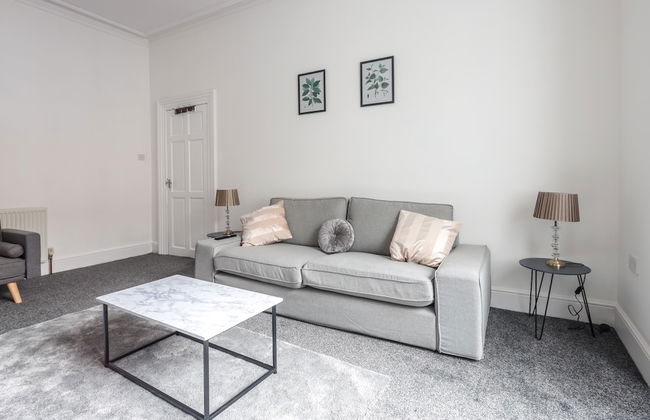 Spacious 4 Bed House in Birmingham, Suitable for Contractors - Photo 29